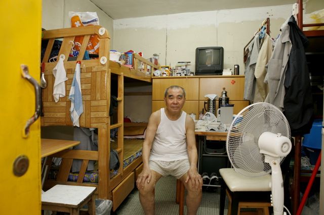 Living on 100 sq feet For Years (100 pics)