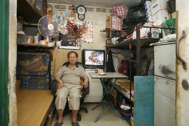 Living on 100 sq feet For Years (100 pics)