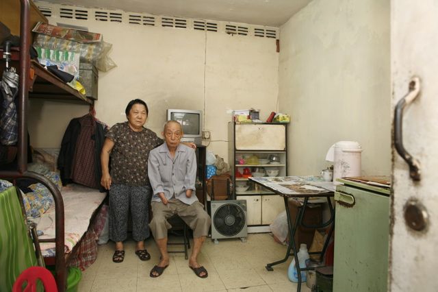 Living on 100 sq feet For Years (100 pics)