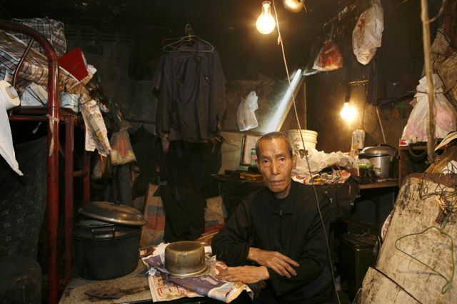 Living on 100 sq feet For Years (100 pics)
