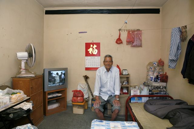 Living on 100 sq feet For Years (100 pics)