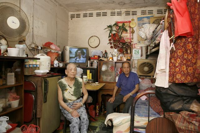Living on 100 sq feet For Years (100 pics)