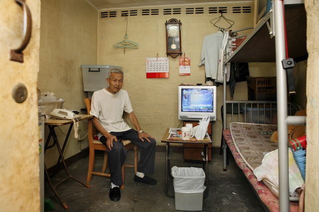 Living on 100 sq feet For Years (100 pics)