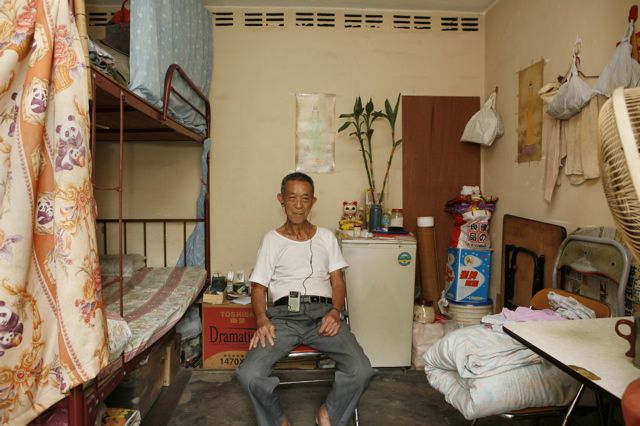 Living on 100 sq feet For Years (100 pics)
