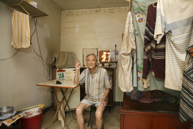 Living on 100 sq feet For Years (100 pics)