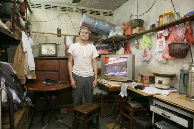 Living on 100 sq feet For Years (100 pics)