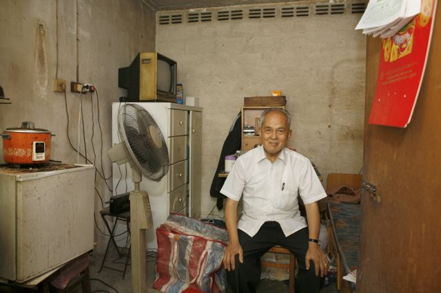 Living on 100 sq feet For Years (100 pics)