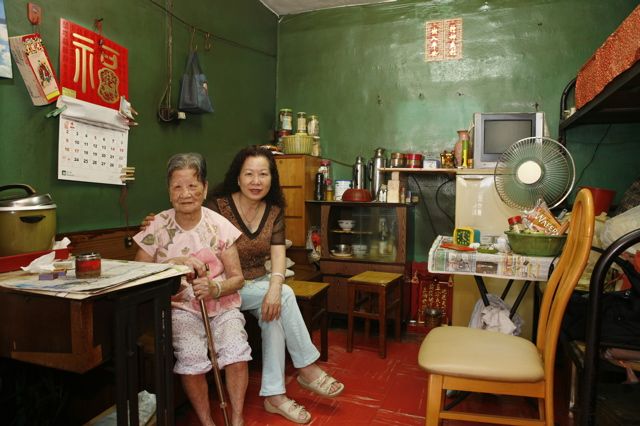 Living on 100 sq feet For Years (100 pics)