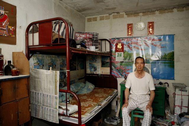 Living on 100 sq feet For Years (100 pics)