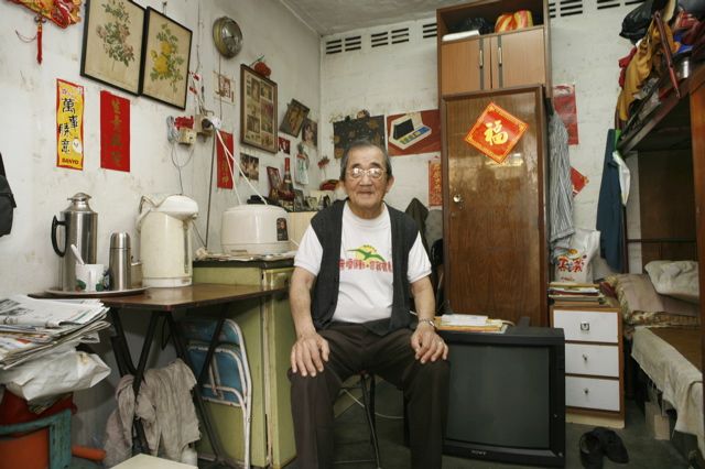 Living on 100 sq feet For Years (100 pics)