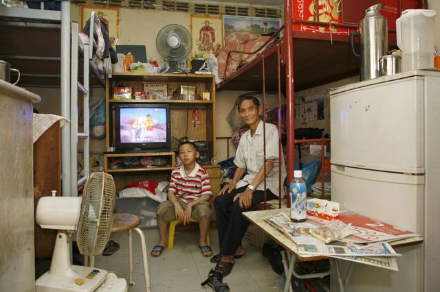 Living on 100 sq feet For Years (100 pics)
