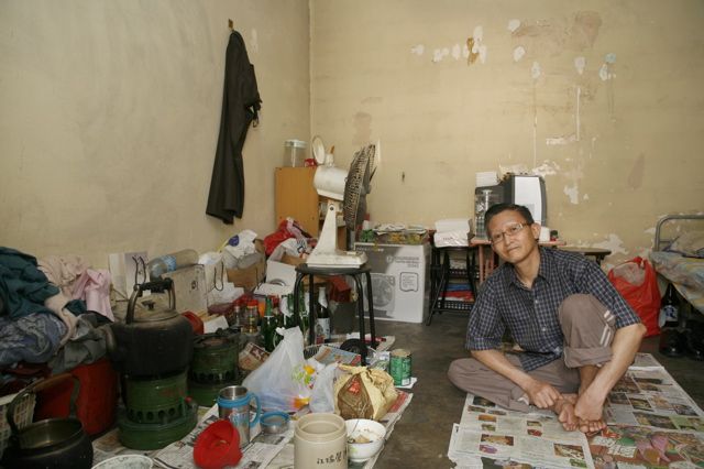 Living on 100 sq feet For Years (100 pics)