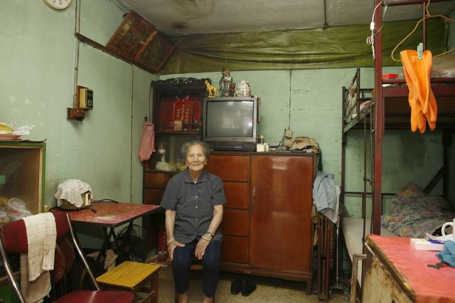 Living on 100 sq feet For Years (100 pics)