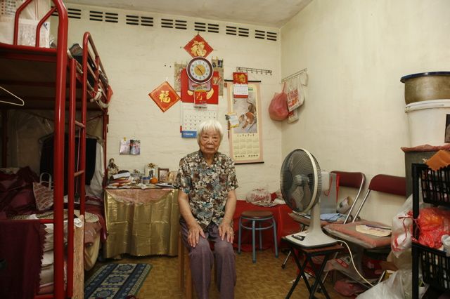 Living on 100 sq feet For Years (100 pics)