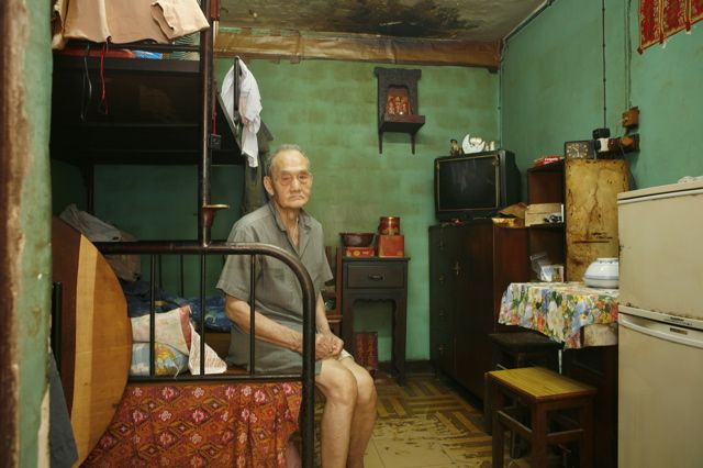 Living on 100 sq feet For Years (100 pics)