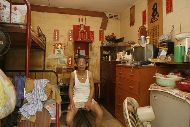Living on 100 sq feet For Years (100 pics)