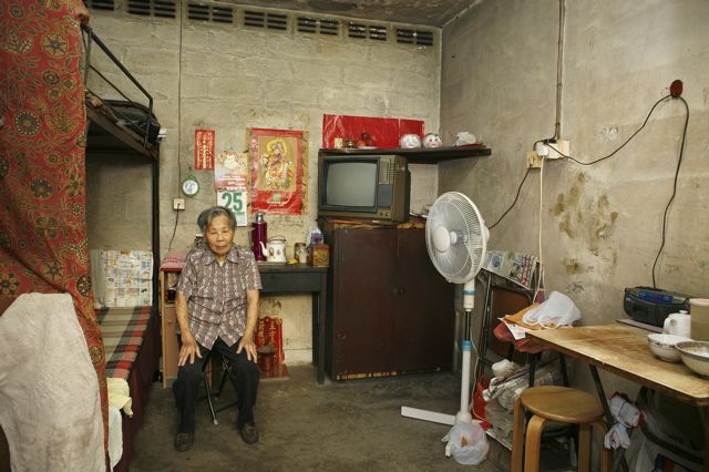Living on 100 sq feet For Years (100 pics)