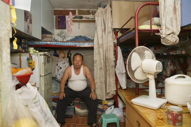 Living on 100 sq feet For Years (100 pics)