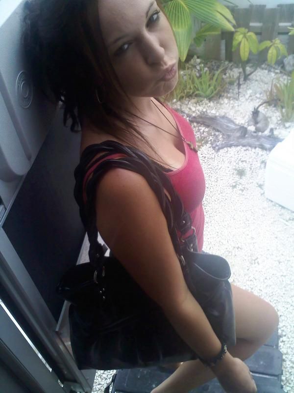 Duckfaces! Why Do People Do That? (100 pics)