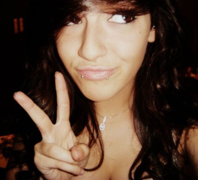 Duckfaces! Why Do People Do That? (100 pics)