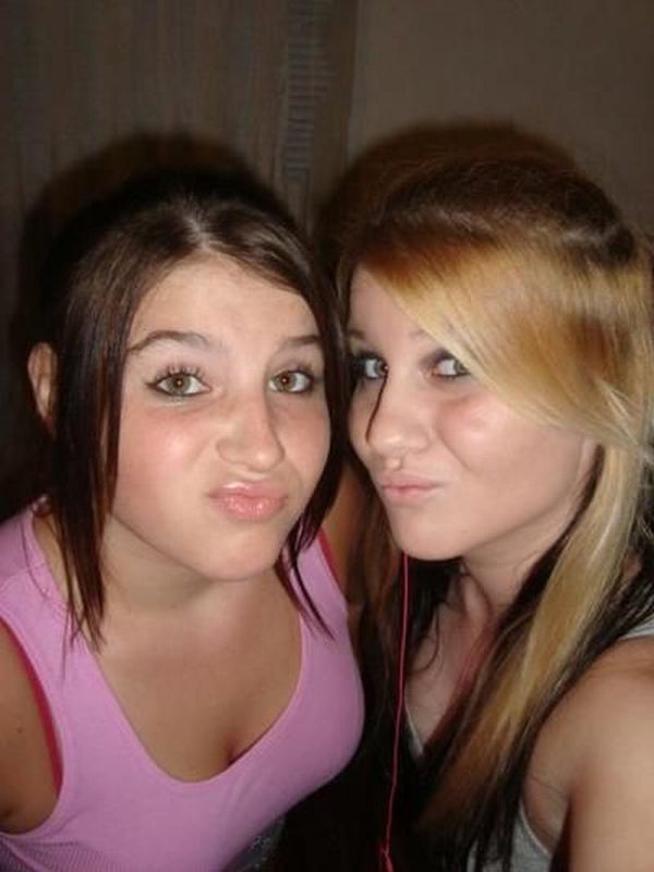 Duckfaces! Why Do People Do That? (100 pics)