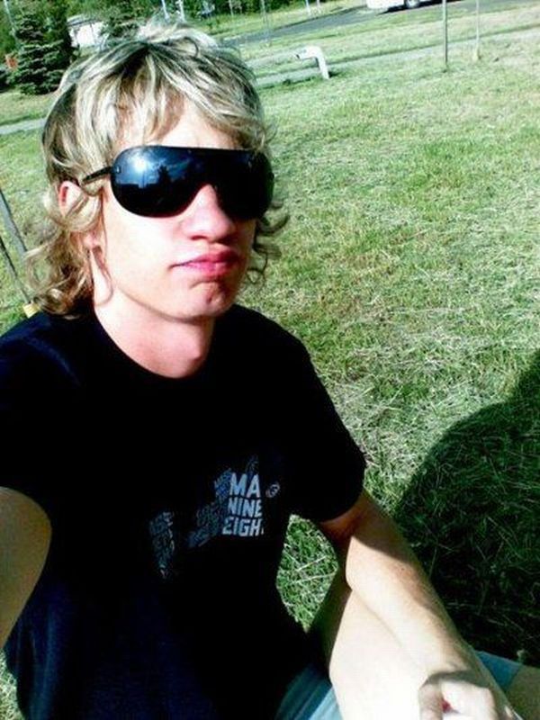 Duckfaces! Why Do People Do That? (100 pics)