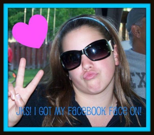 Duckfaces! Why Do People Do That? (100 pics)