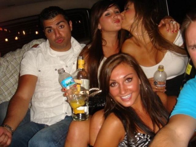 Duckfaces! Why Do People Do That? (100 pics)