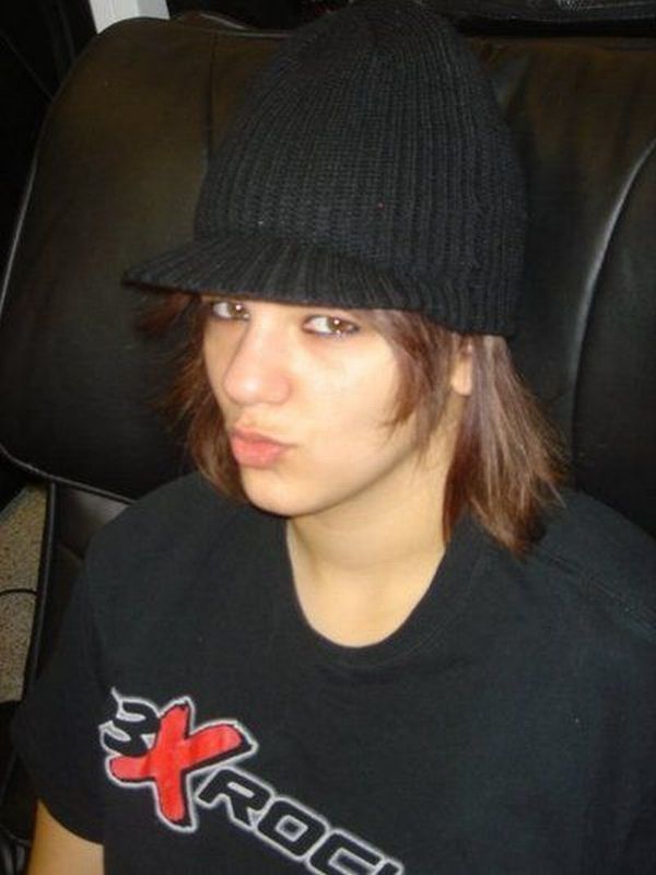 Duckfaces! Why Do People Do That? (100 pics)