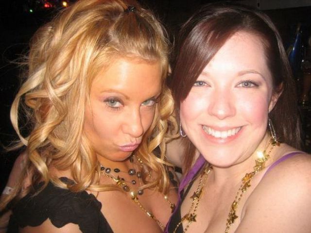 Duckfaces! Why Do People Do That? (100 pics)