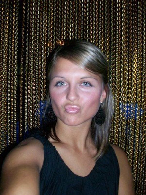 Duckfaces! Why Do People Do That? (100 pics)
