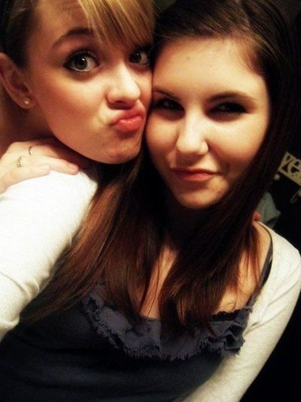 Duckfaces! Why Do People Do That? (100 pics)