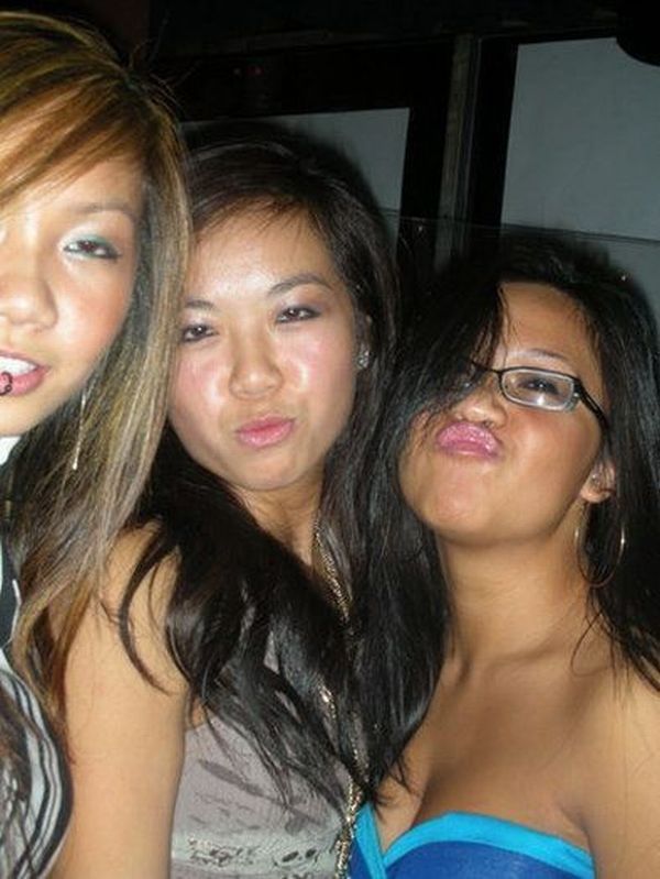 Duckfaces! Why Do People Do That? (100 pics)