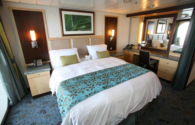 World’s Biggest Cruise Ship Ever (33 pics)