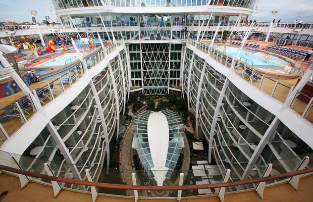 World’s Biggest Cruise Ship Ever (33 pics)