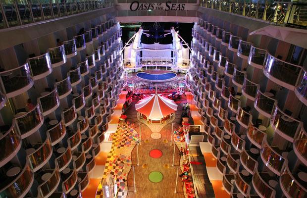 World’s Biggest Cruise Ship Ever (33 pics)