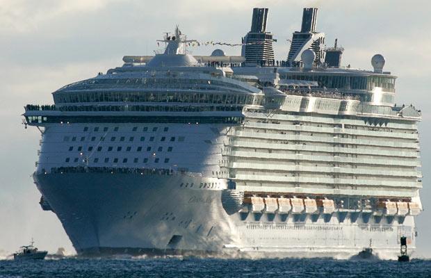 World’s Biggest Cruise Ship Ever (33 pics)