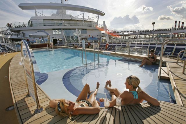 World’s Biggest Cruise Ship Ever (33 pics)