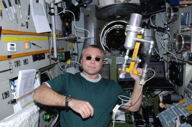 The First Space Blogger (22 pics)