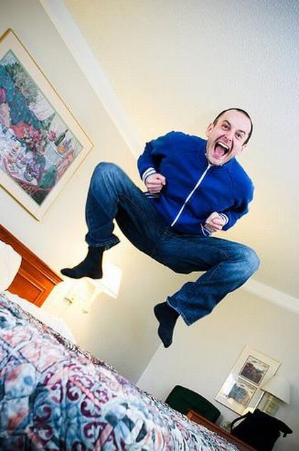 What People are Doing in Hotel Rooms (52 pics)