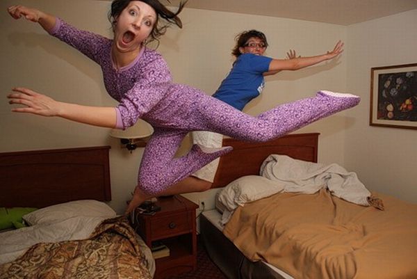 What People are Doing in Hotel Rooms (52 pics)