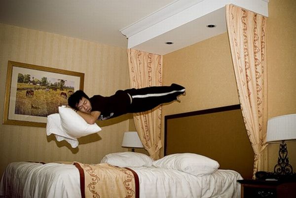 What People are Doing in Hotel Rooms (52 pics)