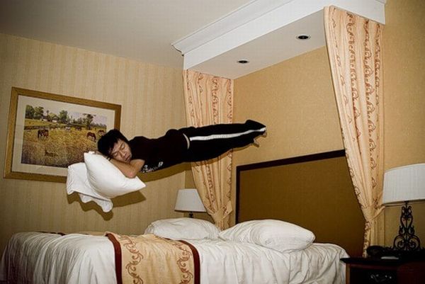 What People are Doing in Hotel Rooms (52 pics)