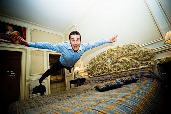 What People are Doing in Hotel Rooms (52 pics)