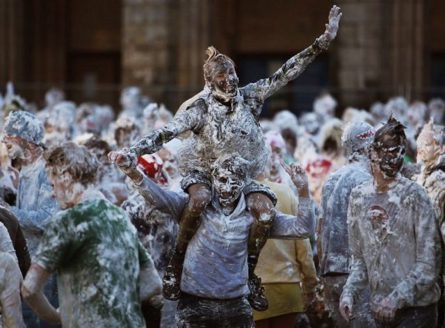 Unusual Tradition of St Andrews University (21 pics)