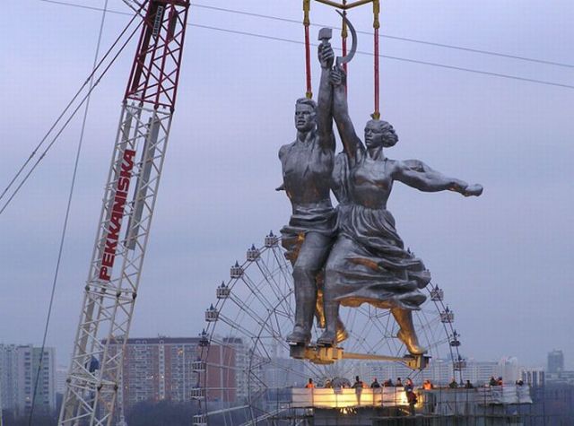 Restoring and Moving the ‘Worker and Kolkhoz Woman’ Sculpture (63 pics)