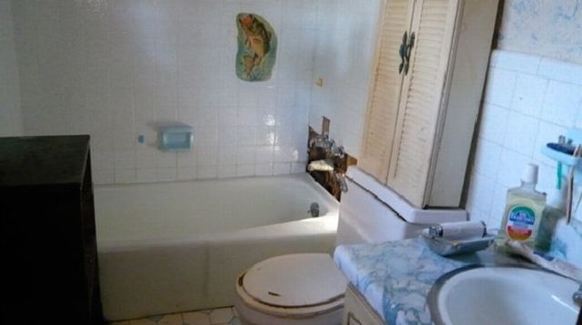 Homes That Are So Icky That Experts Clean Them… (28 pics)