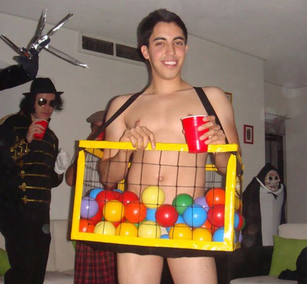 wtf_costues_04.jpg
