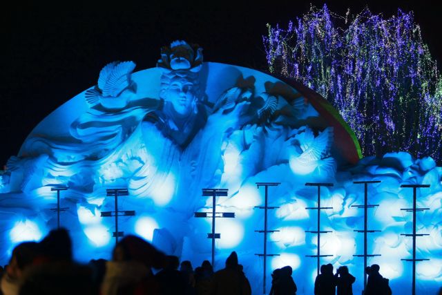 Amazing Ice and Snow Sculpture Festival (49 pics)