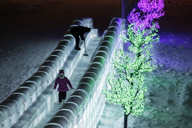 Amazing Ice and Snow Sculpture Festival (49 pics)